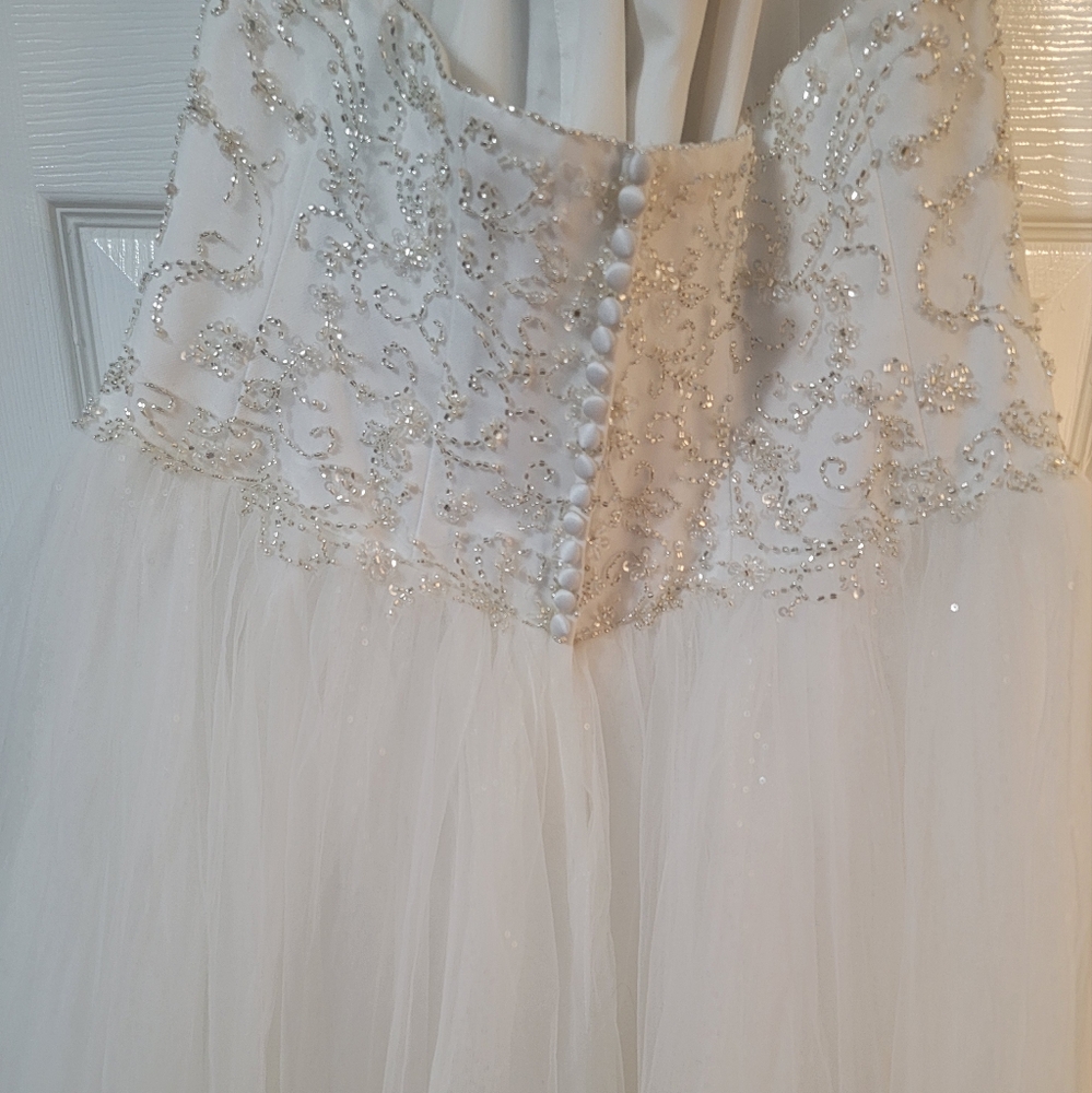 Wedding Dress - Ballgown Style - Size 18W - Picture 7 of 13